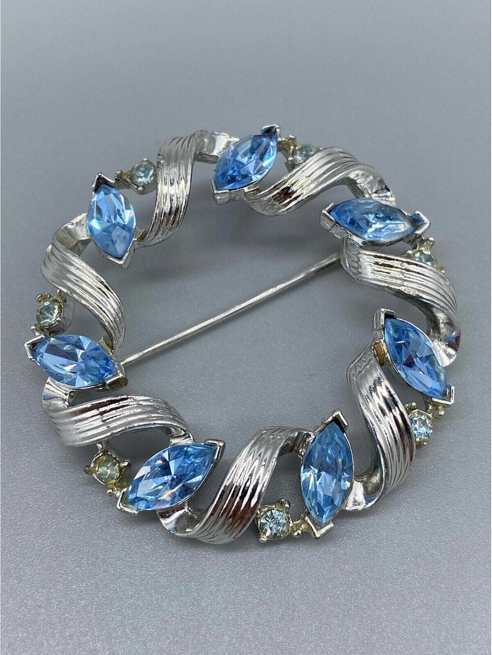 Vintage Signed Lisner Blue Aurora Rhinestone Round Silver Tone Brooch Pin
